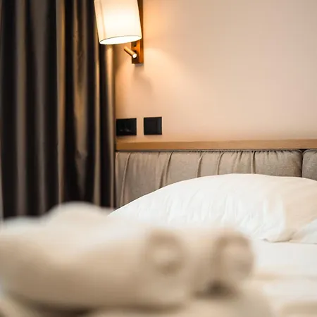 196 Hotel