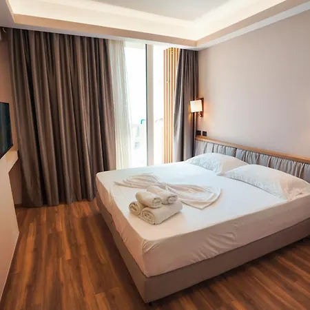 196 Hotel 3*