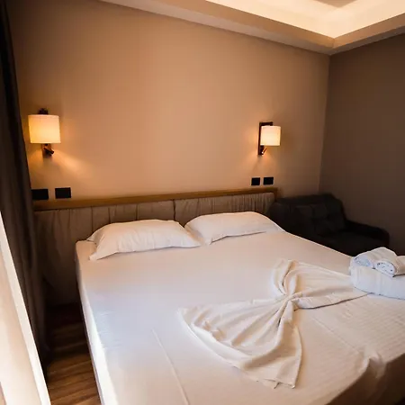 196 Hotel Palase